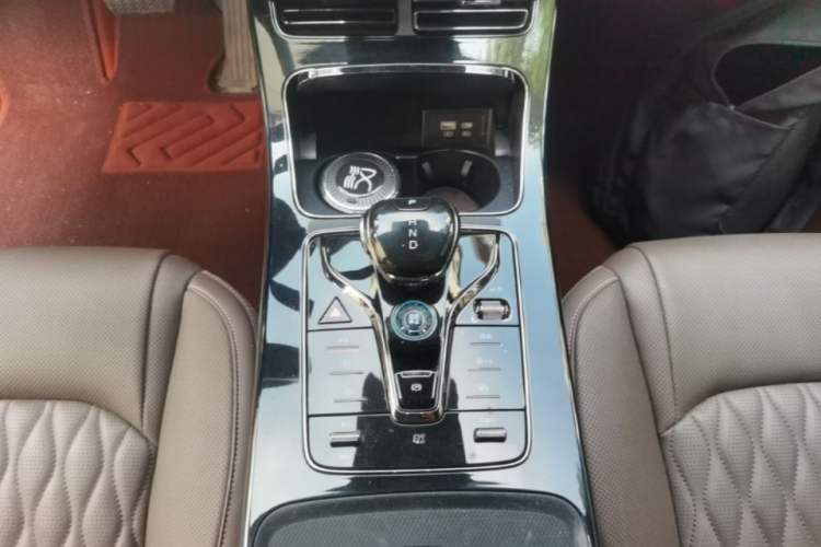 Used BYD Han 2023 DM-i Champion Edition 121KM Prestige Model Gear Lever