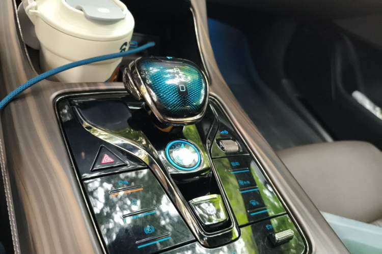 Used BYD Han 2023 DM-i Champion Edition 121KM Prestige Model Gear Lever