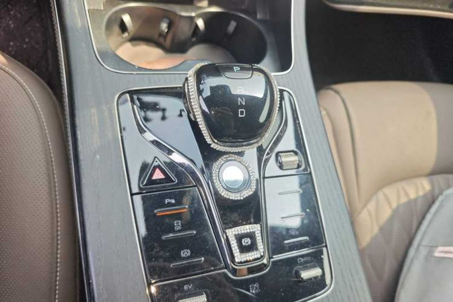 Used BYD Han 2023 DM-i Champion Edition 121KM Prestige Model Gear Lever