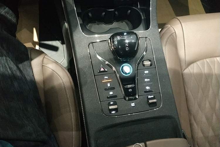 Used BYD Han 2023 DM-i Champion Edition 121KM Prestige Model Gear Lever