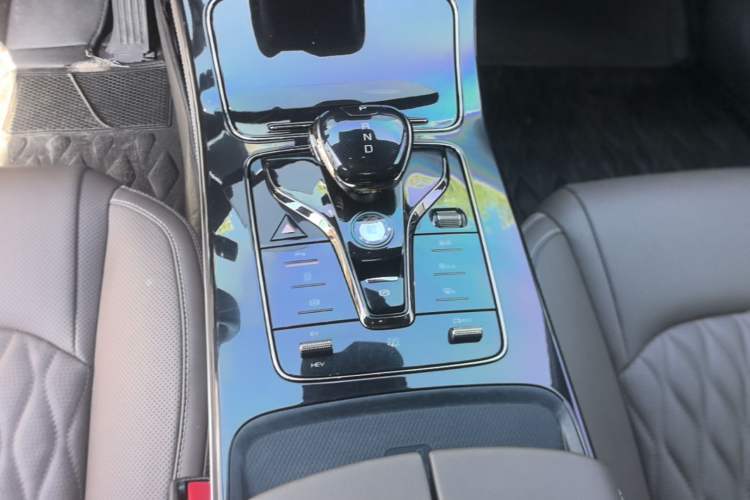 Used BYD Han 2023 DM-i Champion Edition 121KM Prestige Model Gear Lever