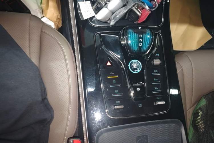 Used BYD Han 2023 EV Champion Edition 605KM Front-Drive Premium Model Gear Lever