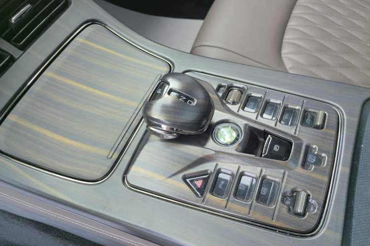 Used BYD Han 2023 DM-i Champion Edition 121KM Prestige Model Gear Lever
