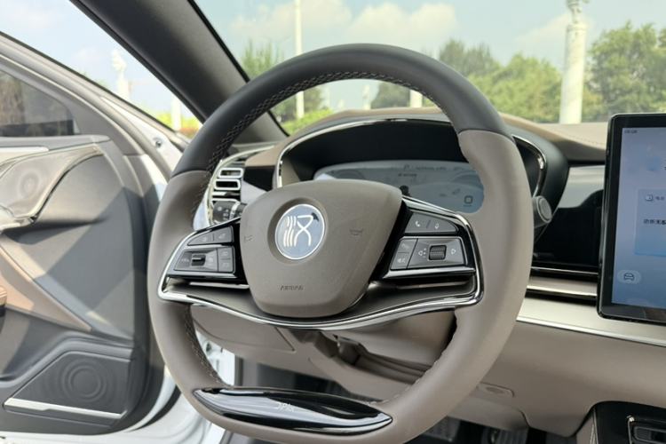 Used BYD Han 2023 DM-i Champion Edition 121KM Elite Model Interior 2