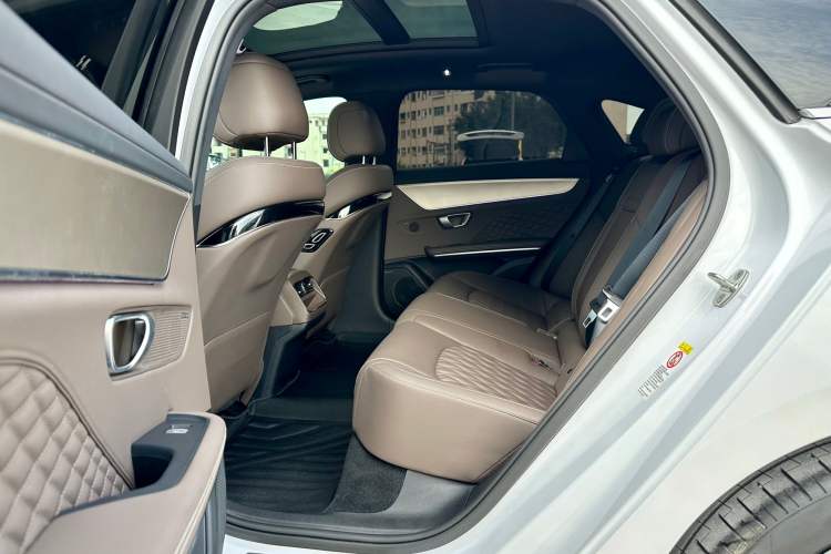 Used BYD Han 2023 DM-i Champion Edition 121KM Prestige Model Interior 2