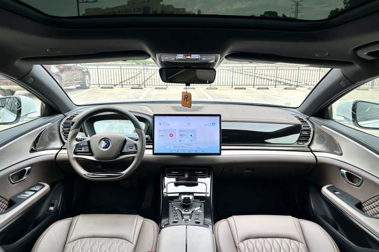 Used BYD Han 2023 DM-i Champion Edition 121KM Prestige Model Interior 3