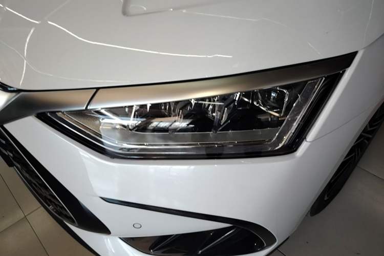 Used BYD Han 2023 DM-i Champion Edition 121KM Prestige Model Left Front Headlight