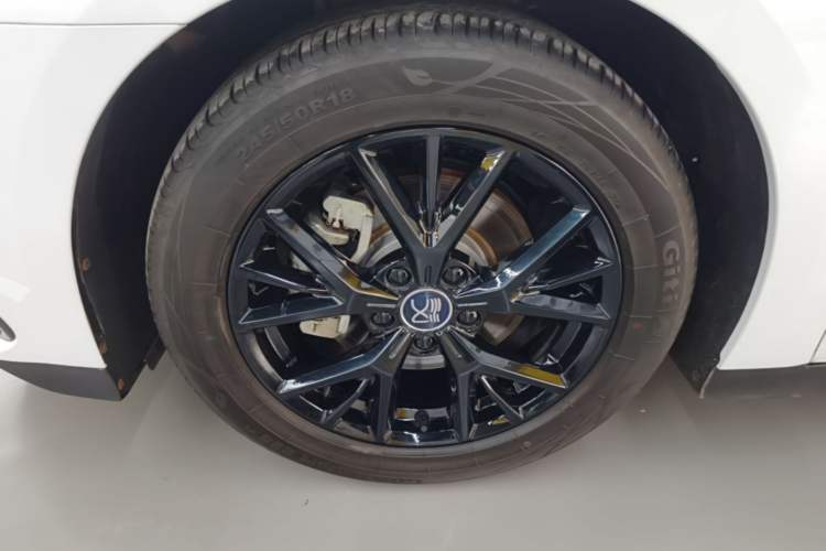 Used BYD Han 2023 DM-i Champion Edition 121KM Prestige Model Left Front Wheel Hub