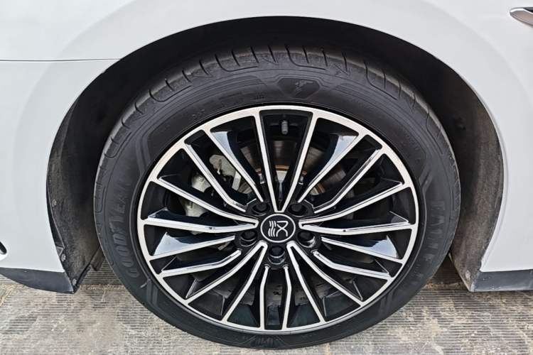 Used BYD Han 2023 DM-i Champion Edition 121KM Prestige Model Left Front Wheel Hub