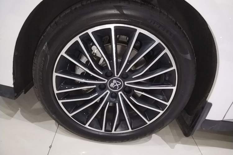 Used BYD Han 2023 DM-i Champion Edition 121KM Prestige Model Left Front Wheel Hub