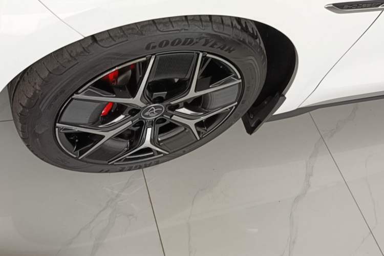 Used BYD Han 2023 EV Champion Edition 715KM Front-Drive Prestige Model Left Front Wheel Hub