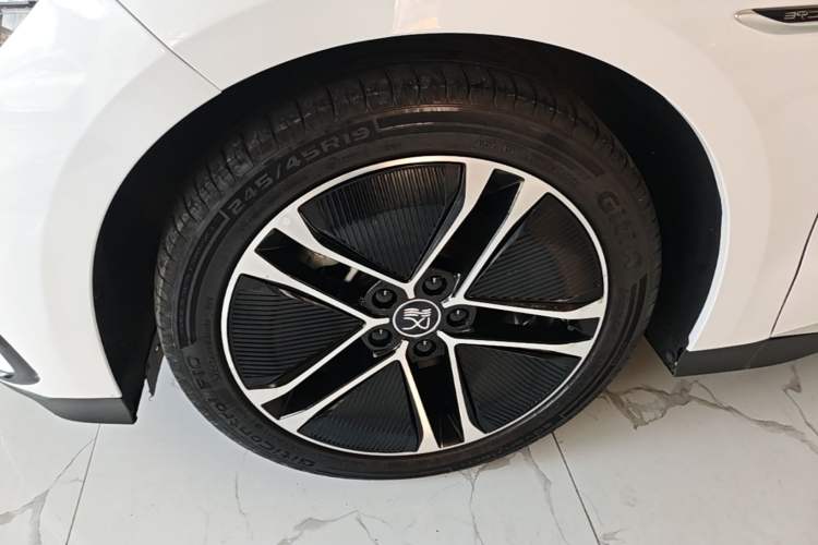 Used BYD Han 2023 EV Champion Edition 506KM Front-Wheel-Drive Premium Model Left Front Wheel Hub