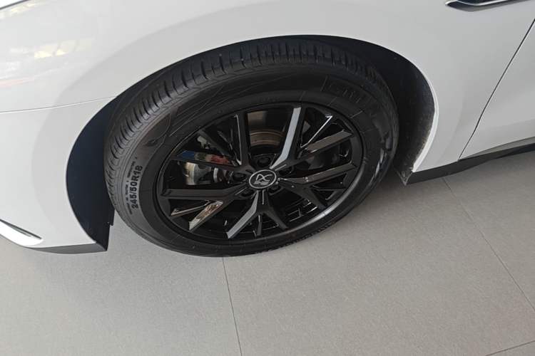 Used BYD Han 2023 DM-i Champion Edition 121KM Prestige Model Left Front Wheel Hub