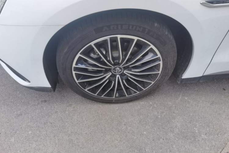 Used BYD Han 2023 DM-i Champion Edition 121KM Prestige Model Left Front Wheel Hub