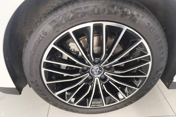 Used BYD Han 2023 EV Champion Edition 506KM Front-Wheel-Drive Premium Model Left Front Wheel Hub