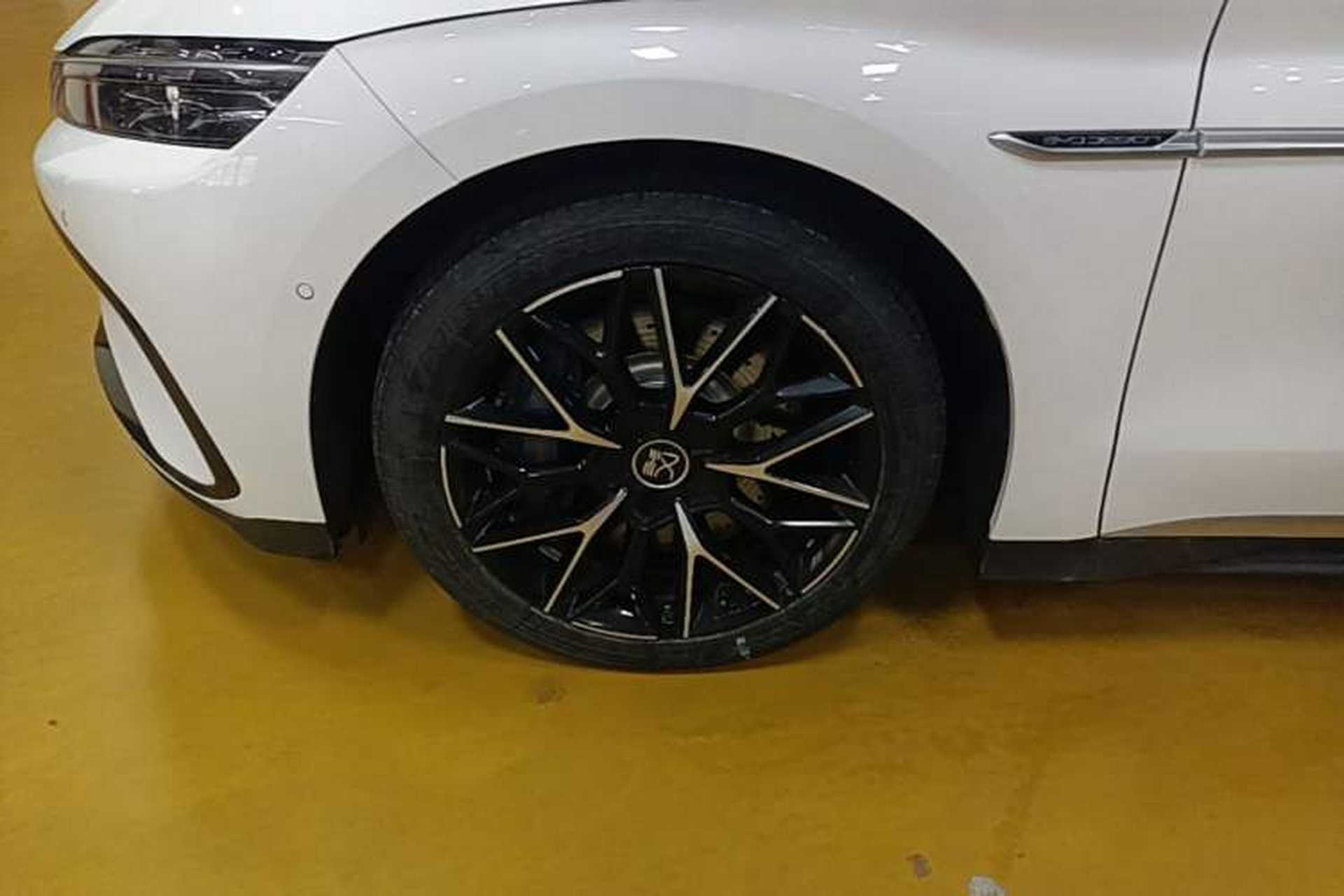 Used BYD Han 2023 EV Champion Edition 610KM All-Wheel-Drive Flagship Model Left Front Wheel Hub