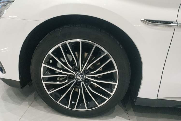 Used BYD Han 2023 DM-i Champion Edition 121KM Prestige Model Left Front Wheel Hub