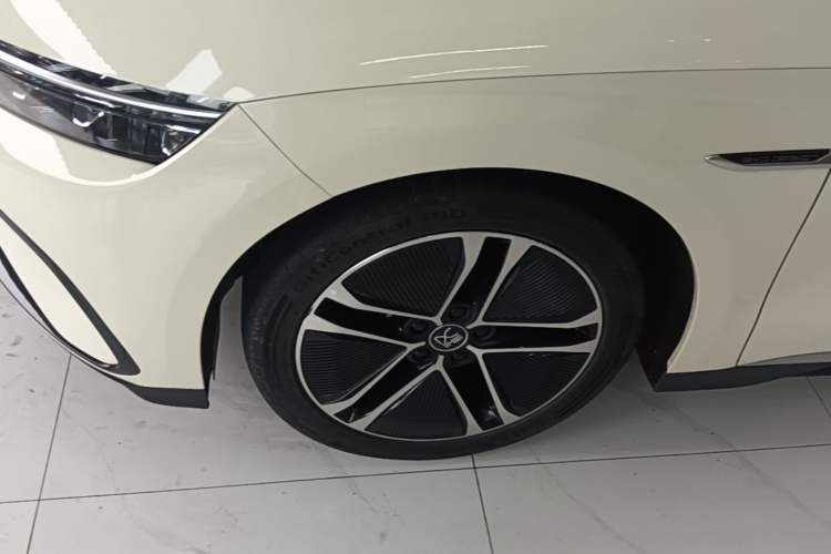 Used BYD Han 2023 EV Champion Edition 605KM Front-Drive Premium Model Left Front Wheel Hub