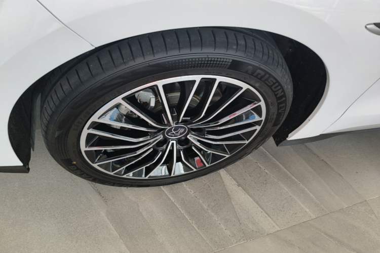 Used BYD Han 2023 EV Champion Edition 506KM Front-Wheel-Drive Premium Model Left Front Wheel Hub