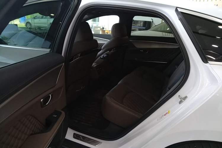 Used BYD Han 2023 EV Champion Edition 605KM Front-Drive Premium Model Left Rear Seat