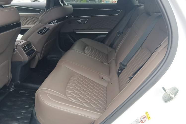 Used BYD Han 2023 DM-i Champion Edition 121KM Prestige Model Left Rear Seat