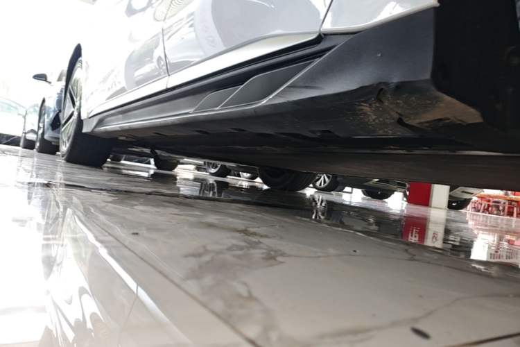 Used BYD Han 2023 EV Champion Edition 506KM Front-Wheel-Drive Premium Model Left Side Sill