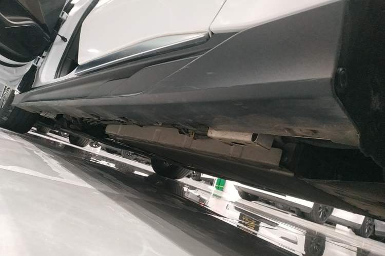 Used BYD Han 2023 DM-i Champion Edition 121KM Prestige Model Left Side Sill