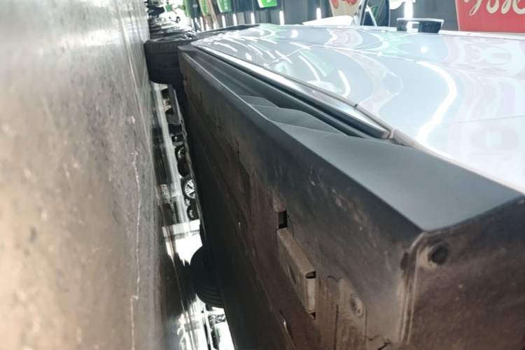 Used BYD Han 2023 EV Champion Edition 605KM Front-Drive Premium Model Left Side Sill