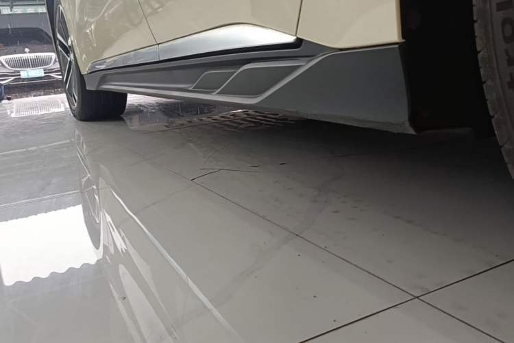 Used BYD Han 2023 EV Champion Edition 605KM Front-Drive Premium Model Left Side Sill