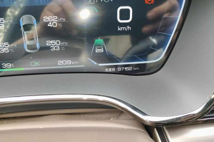 Used BYD Han 2023 EV Champion Edition 605KM Front-Drive Premium Model Odometer Close Up