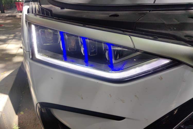 Used BYD Han 2023 DM-i Champion Edition 121KM Prestige Model Right Front Headlight