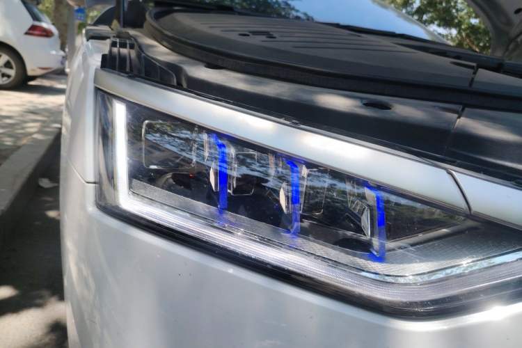 Used BYD Han 2023 DM-i Champion Edition 121KM Prestige Model Right Front Headlight