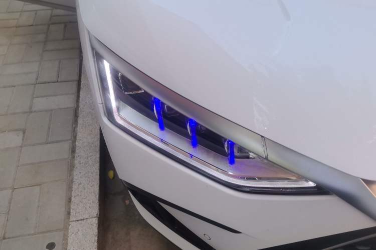 Used BYD Han 2023 DM-i Champion Edition 121KM Prestige Model Right Front Headlight