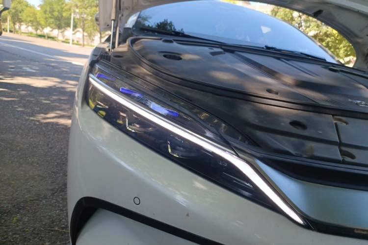 Used BYD Han 2023 EV Champion Edition 605KM Front-Drive Premium Model Right Front Headlight