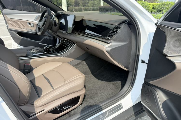 Used BYD Han 2023 DM-i Champion Edition 121KM Elite Model Right Front Seat