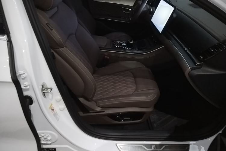 Used BYD Han 2023 DM-i Champion Edition 121KM Prestige Model Right Front Seat