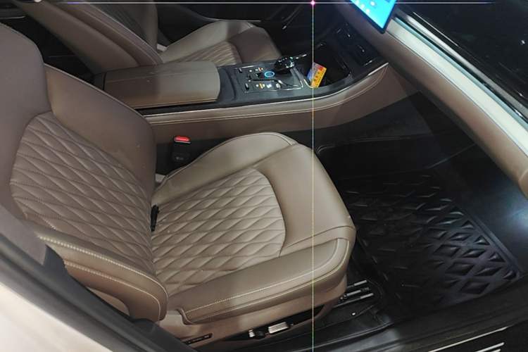 Used BYD Han 2023 DM-i Champion Edition 121KM Prestige Model Right Front Seat