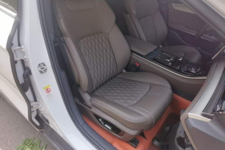 Used BYD Han 2023 DM-i Champion Edition 121KM Prestige Model Right Front Seat