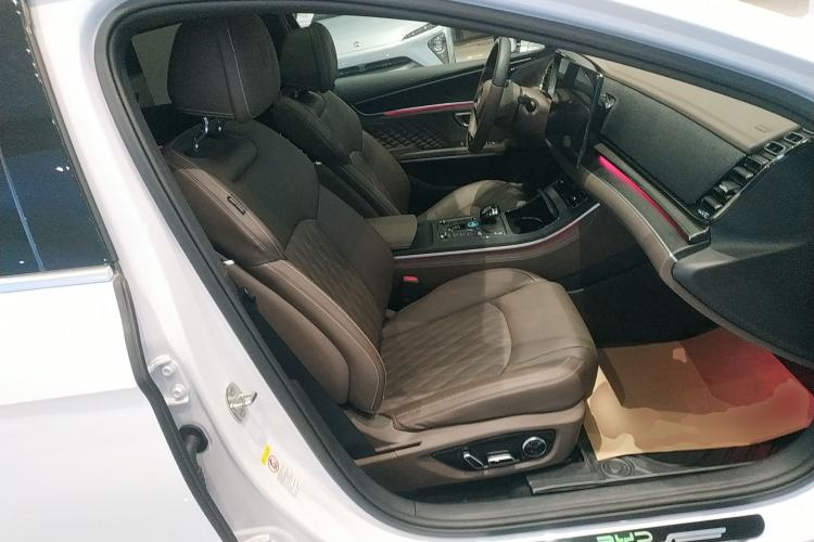 Used BYD Han 2023 DM-i Champion Edition 121KM Prestige Model Right Front Seat