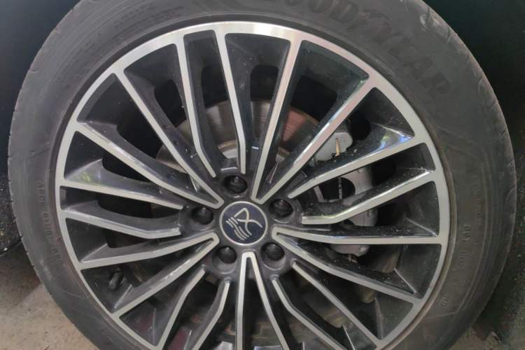 Used BYD Han 2023 DM-i Champion Edition 121KM Prestige Model Right Front Wheel Hub