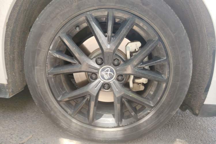 Used BYD Han 2023 DM-i Champion Edition 121KM Prestige Model Right Front Wheel Hub