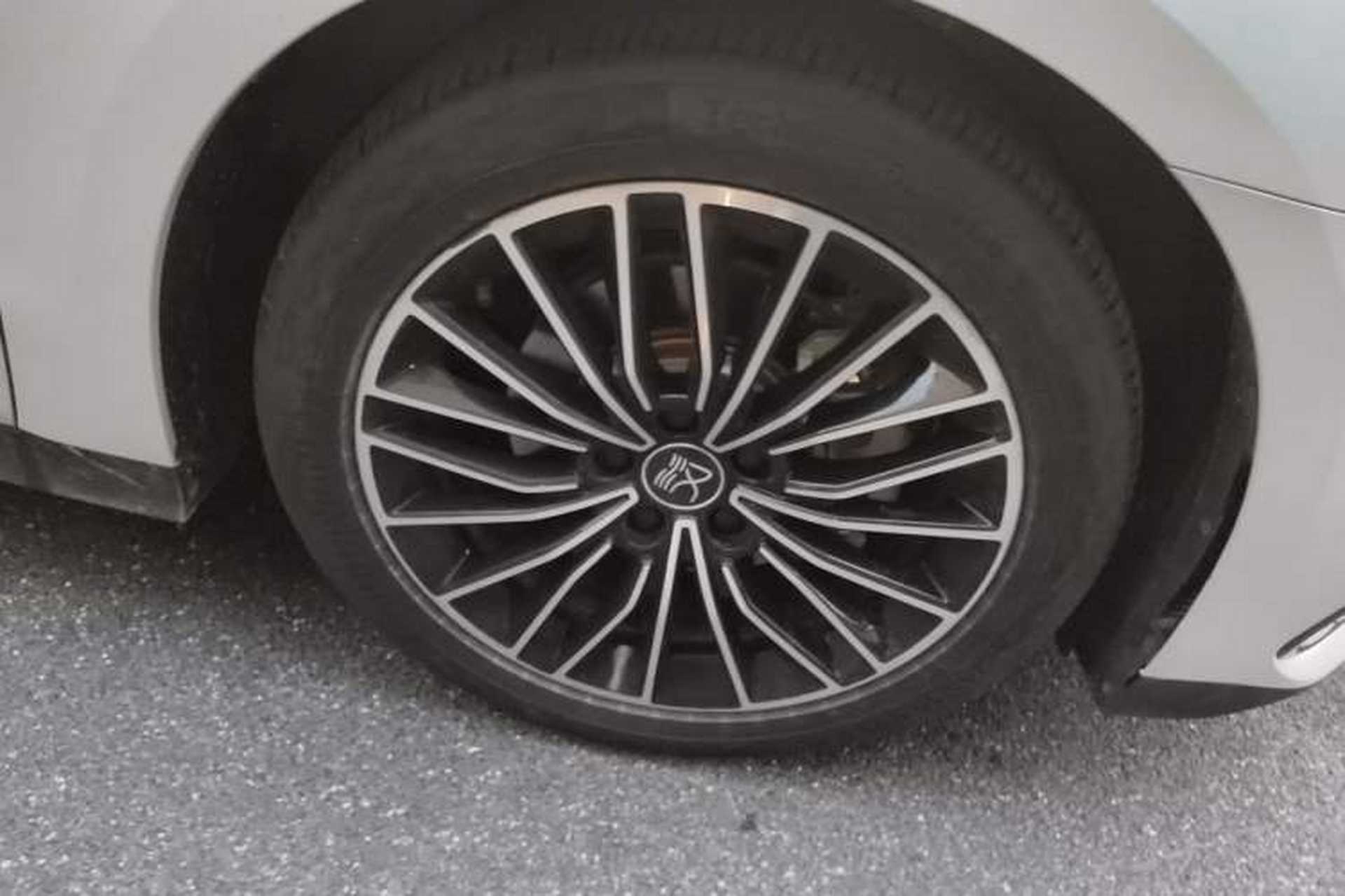 Used BYD Han 2023 DM-i Champion Edition 121KM Prestige Model Right Front Wheel Hub