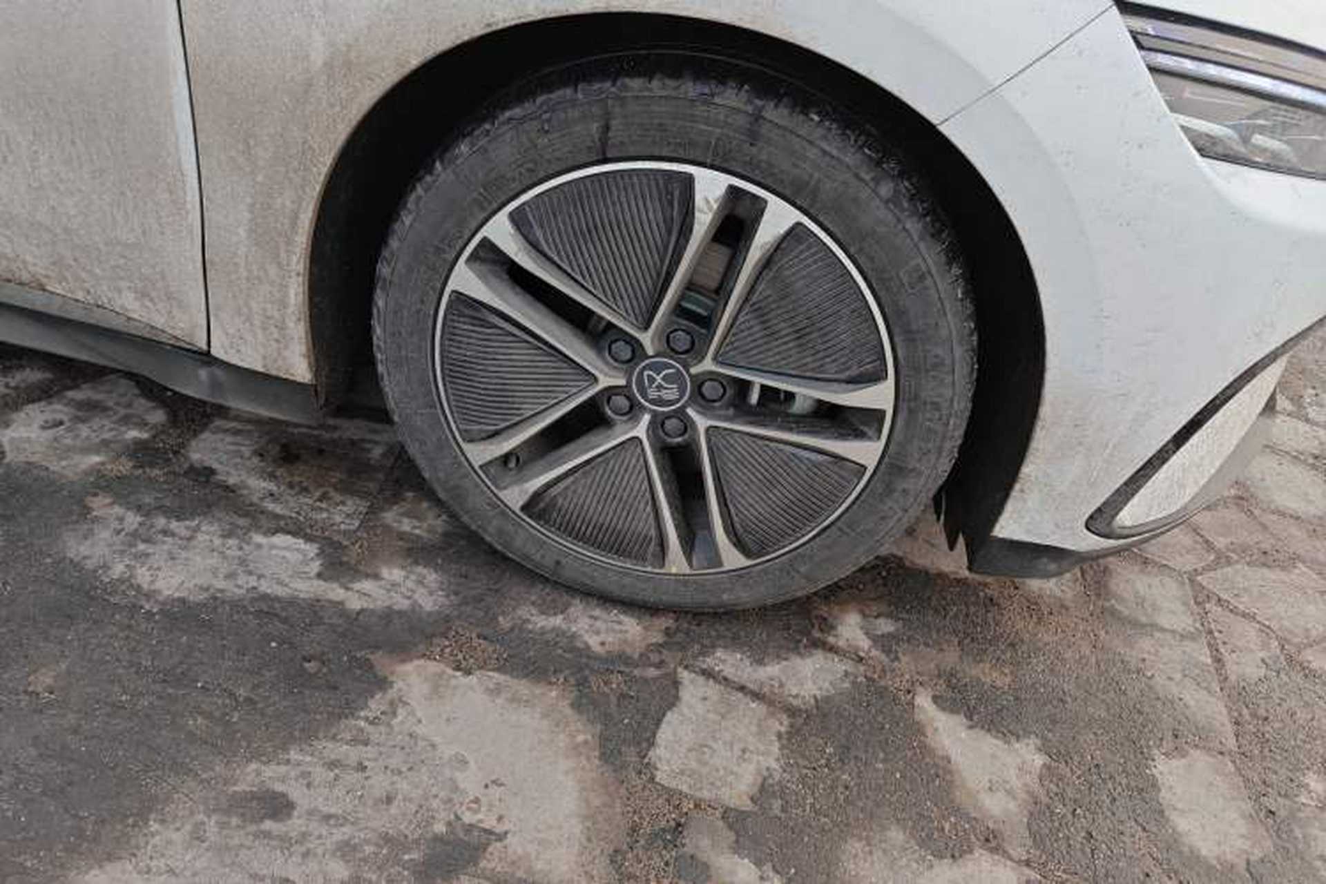Used BYD Han 2023 EV Champion Edition 605KM Front-Drive Premium Model Right Front Wheel Hub