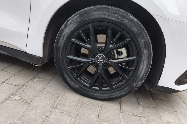 Used BYD Han 2023 DM-i Champion Edition 121KM Prestige Model Right Front Wheel Hub