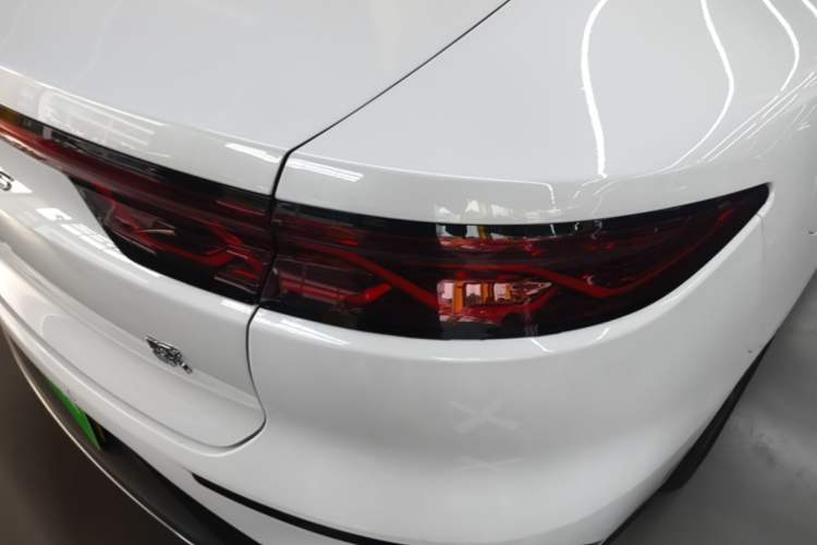 Used BYD Han 2023 DM-i Champion Edition 121KM Prestige Model Right Rear Taillight