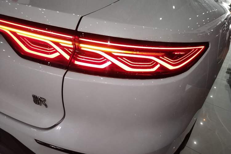 Used BYD Han 2023 DM-i Champion Edition 121KM Prestige Model Right Rear Taillight