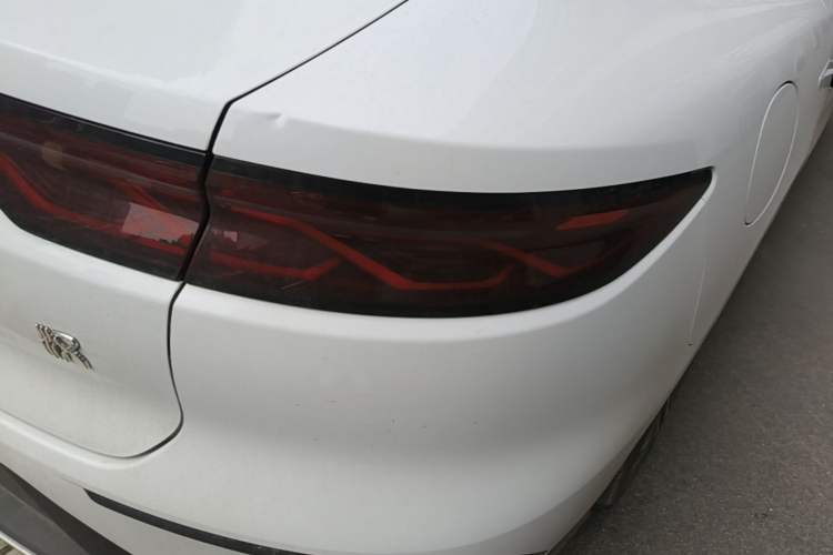 Used BYD Han 2023 EV Champion Edition 605KM Front-Drive Premium Model Right Rear Taillight