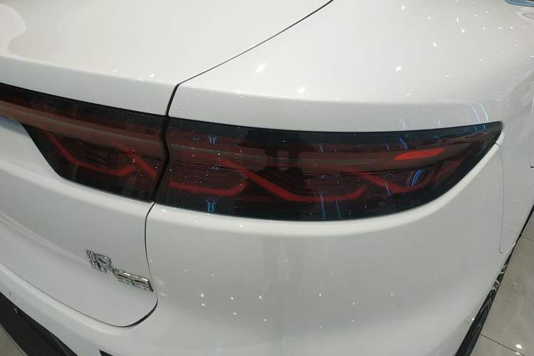 Used BYD Han 2023 DM-i Champion Edition 121KM Prestige Model Right Rear Taillight