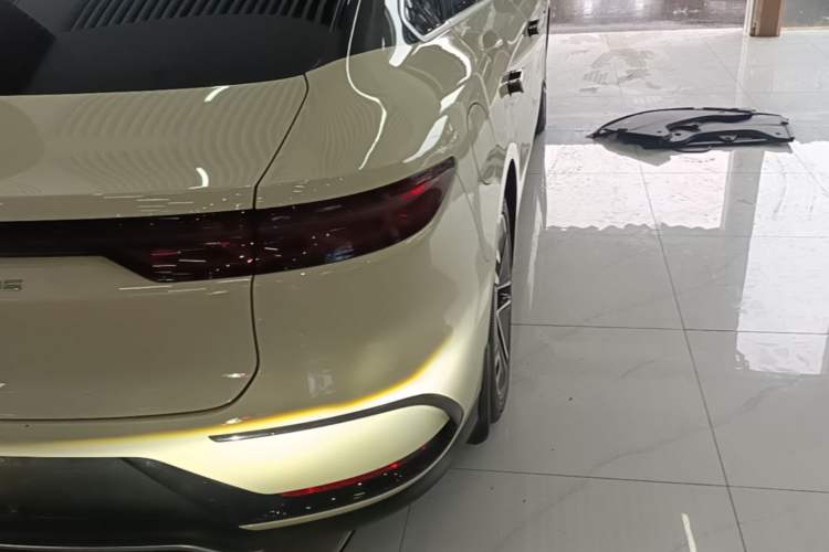 Used BYD Han 2023 EV Champion Edition 605KM Front-Drive Premium Model Right Rear Taillight