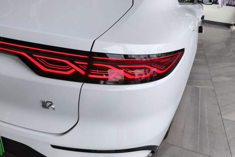 Used BYD Han 2023 EV Champion Edition 506KM Front-Wheel-Drive Premium Model Right Rear Taillight
